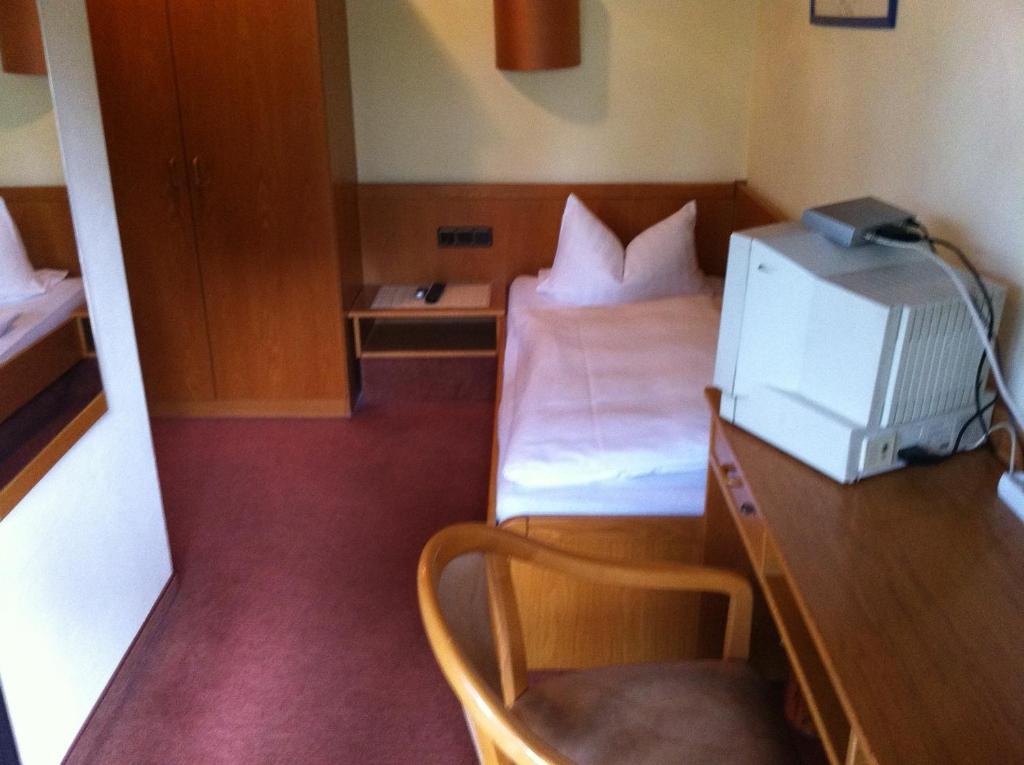 Hotel Bacchusstube garni Goldbach  Zimmer foto